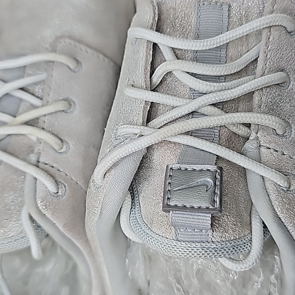 Silver/white shiny Nikes - Picture 7 of 9